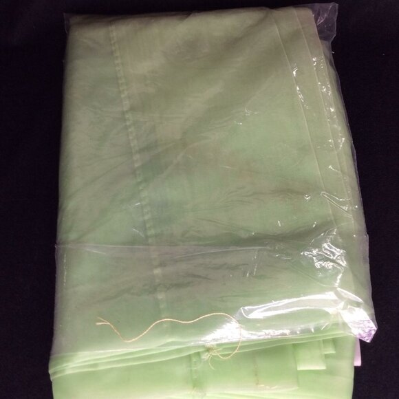 Paris Tailored Curtain Panel Apple Green 56" x 72" Sheer New - Picture 3 of 9